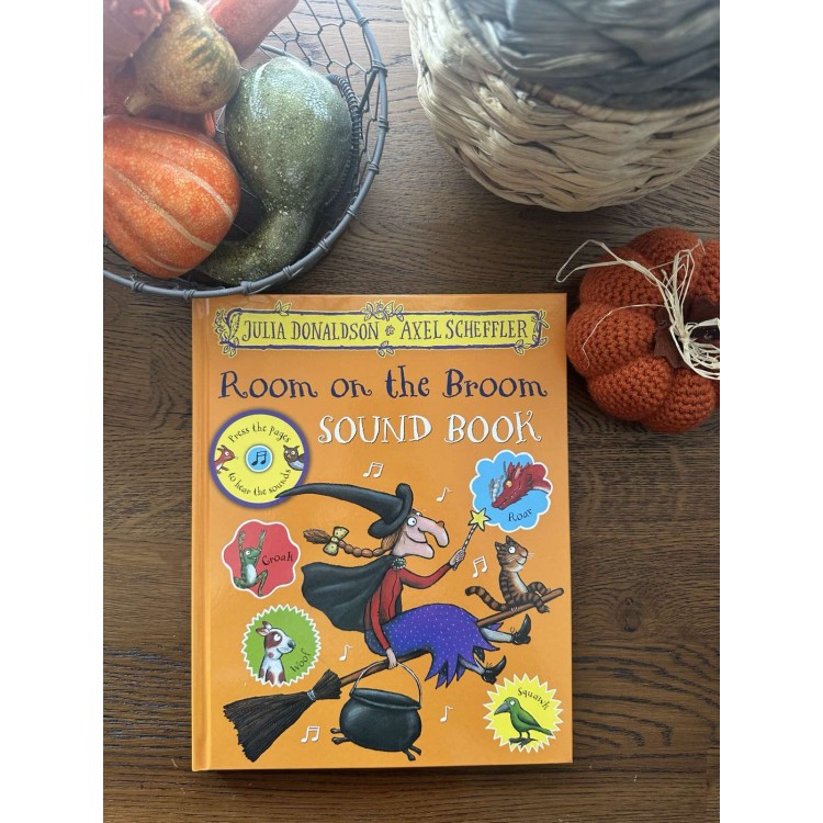 Room on the Broom Sound Book - Axel Scheffler - Книга на английкси език, музикална Room on the Broom Sound Book - Axel Scheffler - Книга на английкси език, музикална